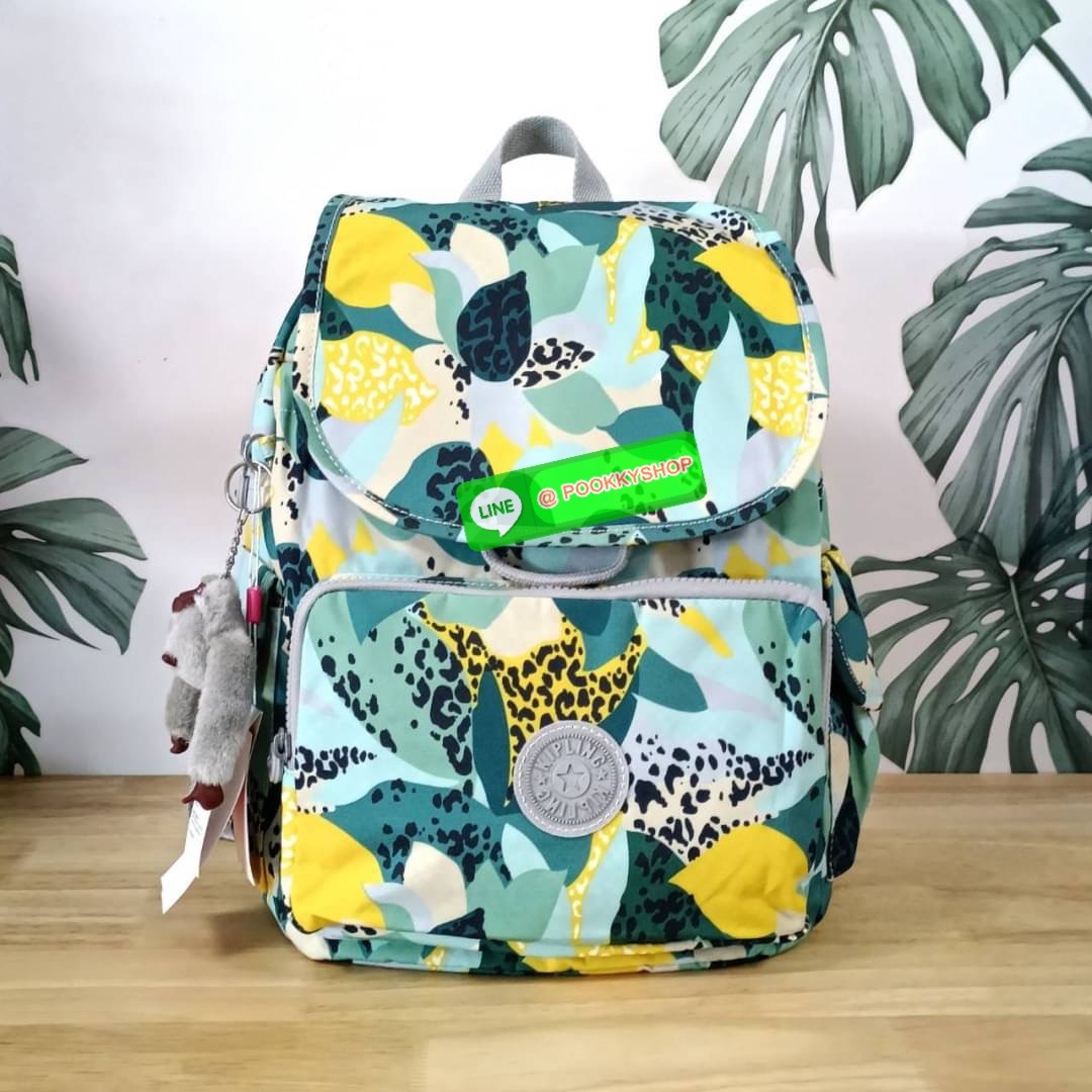 Kipling City Pack Medium Backpack กระเป๋าเป้ Kipling ขนาดกลาง วัสดุ Polyester 100% มีหูหิ้วด้านบน -ด้านหลัง มีซิปหลัง 1ช่องลึก -ด้านข้างมีช่องใส่ของเล็กน้อยทั้ง 2 ด้าน เปิด-ปิด ด้วยกระดุมแม่เหล็ก -ด้านหน้ามีช่องซิปใส่ของแยก 1 ช่อง และ ช่องปรับขนาดด้วยสายล