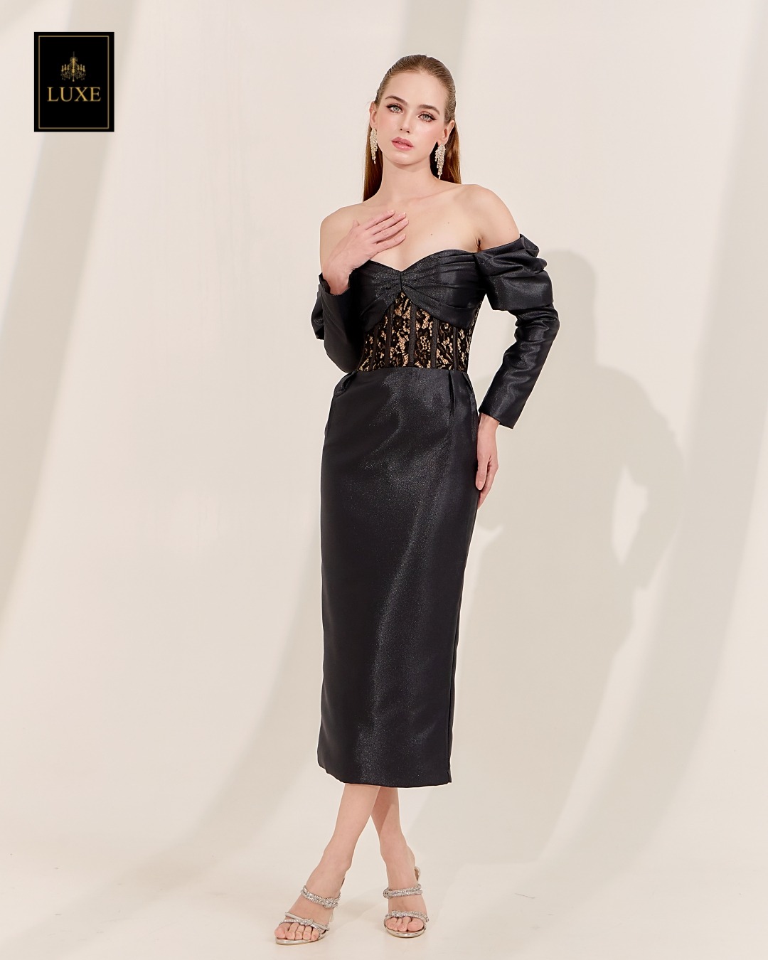 เดรสแฟชั่น เดรสเสื้อเปิดไหล่แขนยาว กระโปรงทรงสอบ