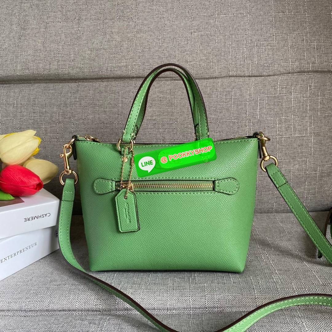 Coach Mini Gallery Crossbody With Stripe Heart Print (coach ca793) กระเป๋าสะพายข้าง เทรนรุ่นเล็กมาแรงวัสดุหนังแท้ทั้งใบ เปิดปิดด้วยซิป มีช่องใส่บัตรเครดิต 2 ช่อง ซับในผ้า สายสะพายถอดได้ สามารถสะพายข้างหรือสะพายไหล่ได้