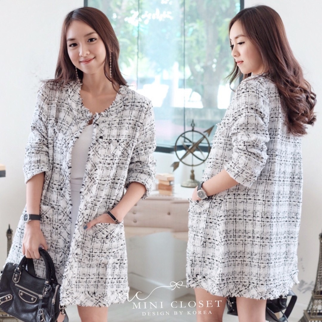 Lady Long Blazer งานเสื้อคลุมผ้าทวีตตัวยาว ซับในทั้งตัว กระเป๋าหน้า ใส่คลุมดูดี ปิดสะโพก งานขายดีใส่สวย รุ่นนี้แม่ค้า Recommend ค่ะ