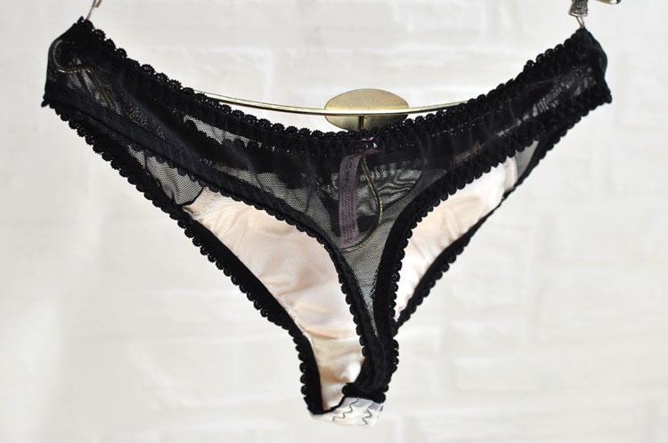 ชุดชั้นในเซ้กซี่ สีนูท แต่งลูกไม้ดำ + กางเกงในบิกินี่ เข้าชุด งานพรีเมี่ยม ส่งออก Size C80/C85