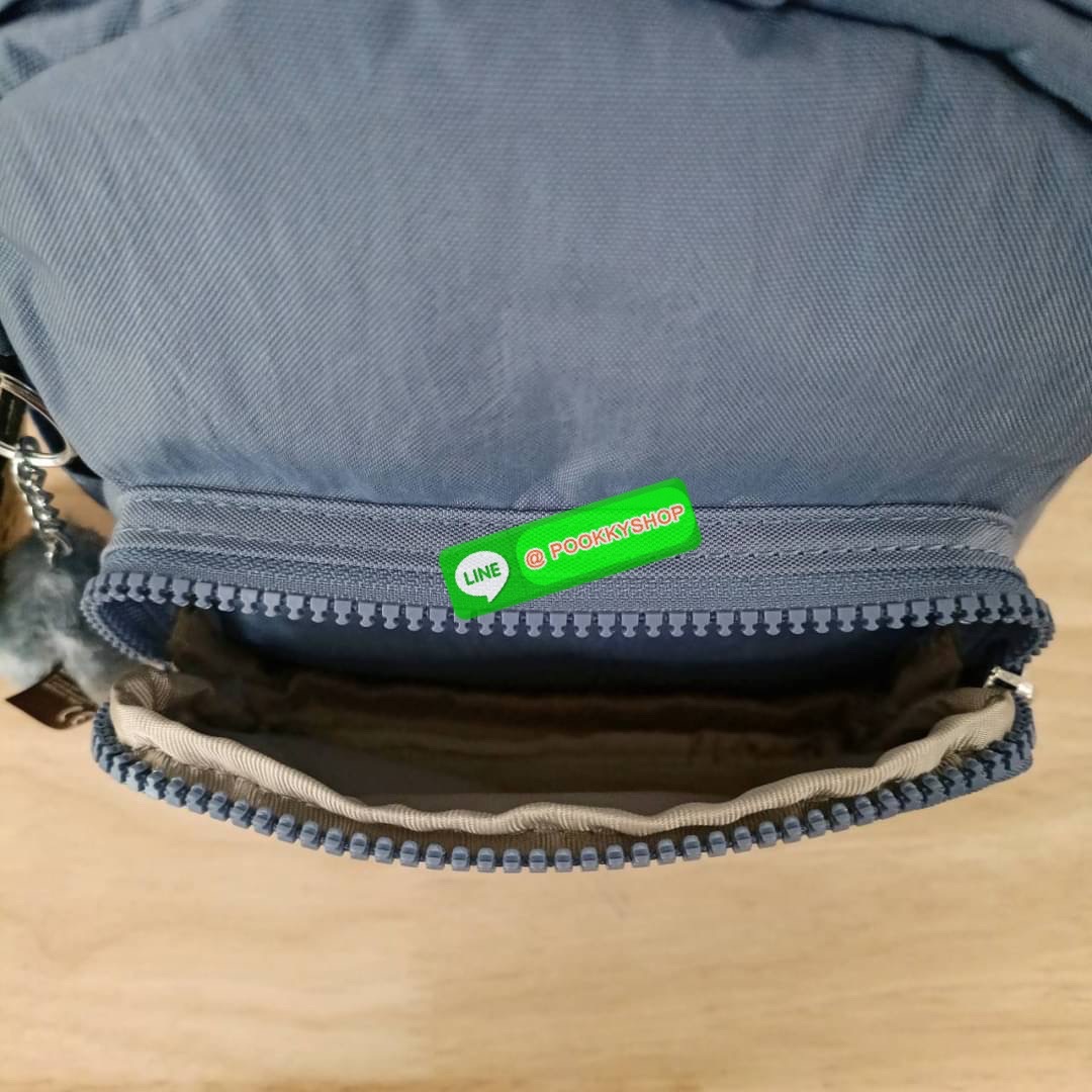 KIPLING Basic Mini Backpack กระเป๋าเป้ใบเล็กกระทัดรัด ขนาดมินิ วัสดุ Nylon + ซับใน Polyester มีหูหิ้ว สามารถสะพายข้าง หรือ สะพายหลังได้ -ช่องซิปหน้า -ด้านข้างมีช่องของเล็กน้อย หรือ ใส่ขวดน้ำใบเล็กทั้ง 2 ด้าน -ซิปหลัก โล่งกว้าง มีสายคล้องพวงกุญแจ พร้อมช่อง