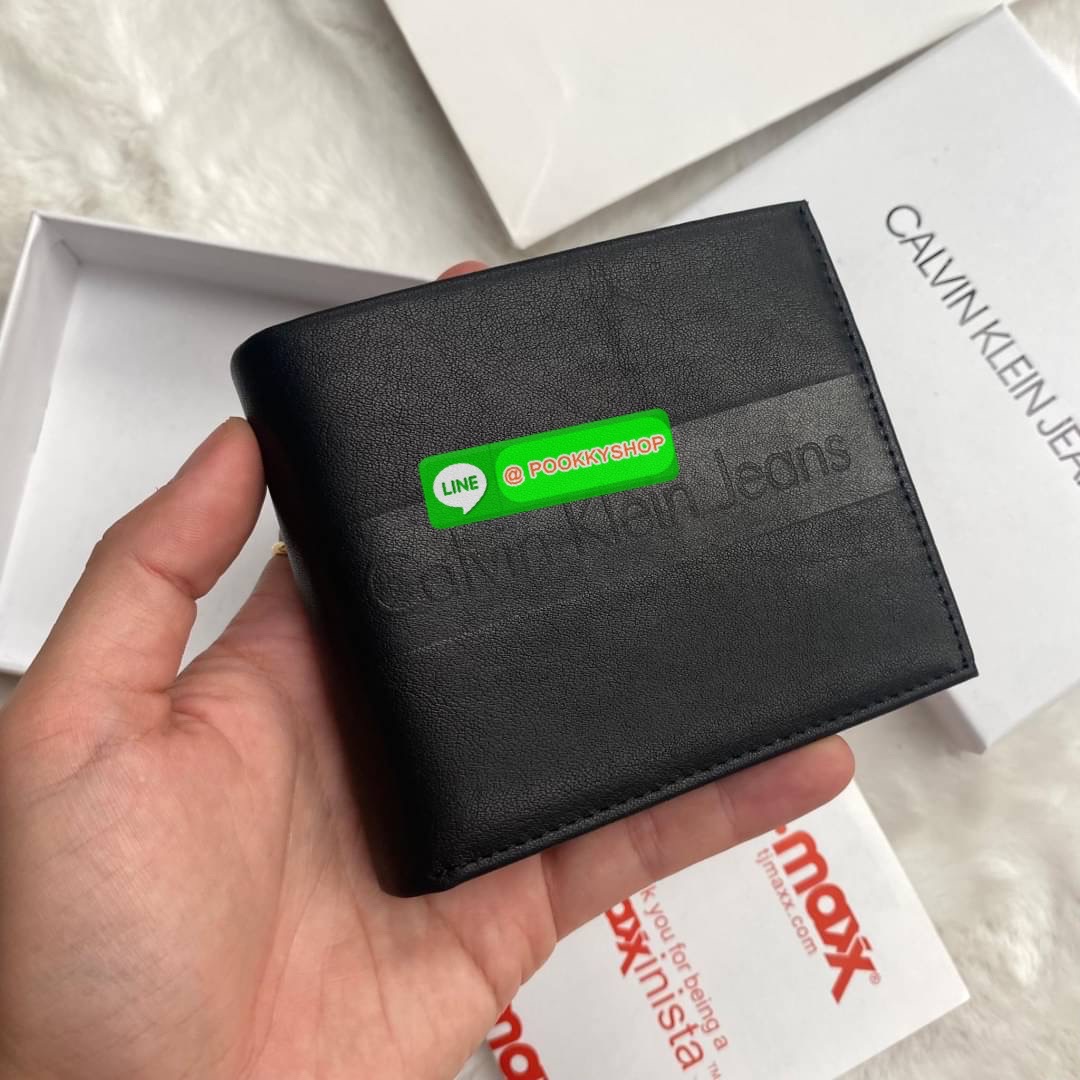 Calvin Klein leather wallet with credit card fold set กระเป๋าสตางค์ใบสั้น และ ที่ใส่บัตรย่อย สุดคุ้มมอบให้เป็นของขวัญหรือใช้เองก็แนะนำค่ะ set นี้มาเท่าไรก็หมดคะ รีบจับจองนะคะ มาพร้อมถุงกระดาษแบรนด์ด้วยนะคะ
