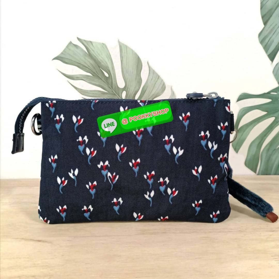 KIPLING Creativity X Crossbody Bag กระเป๋าสะพายวัสดุ Nylon&Polyester 100% ขนาดกำลังน่ารัก เปิดปิดด้วยซิป มา พร้อมพวงกุญเเจลิงน้อย ด้านในมีช่องใส่ของ2ชช่อง เพิ่มตรงกลางมีช่องซิปอีก1ช่อง มีสายคล้องพวงกุญแจ ใส่ของได้จุมาๆเลยค่ะ มีสายสะพายยาวเลื่อนปรับระดับได