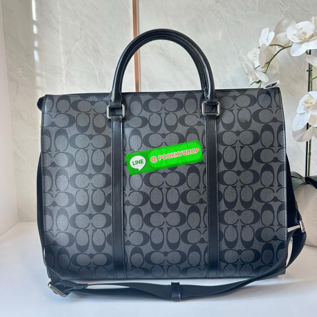 COACH GRAHAM ZIP BRIEF (CE439) 🔖กระเป๋าใส่โน๊ตบุ๊คใส่เอกสารใบใหญ่ 🔖วัสดุ:หนังแท้ทั้งใบ 🔖เปิดปิดด้วยซิป ภายในกว้าง มีช่องย่อยใส่ของจุกจิก ช่องใส่บัตร ใส่เอกสารและของสำคัญได้เยอะ 🔖สายสะพายสามารถถอดออกและปรับระดับได้คะ