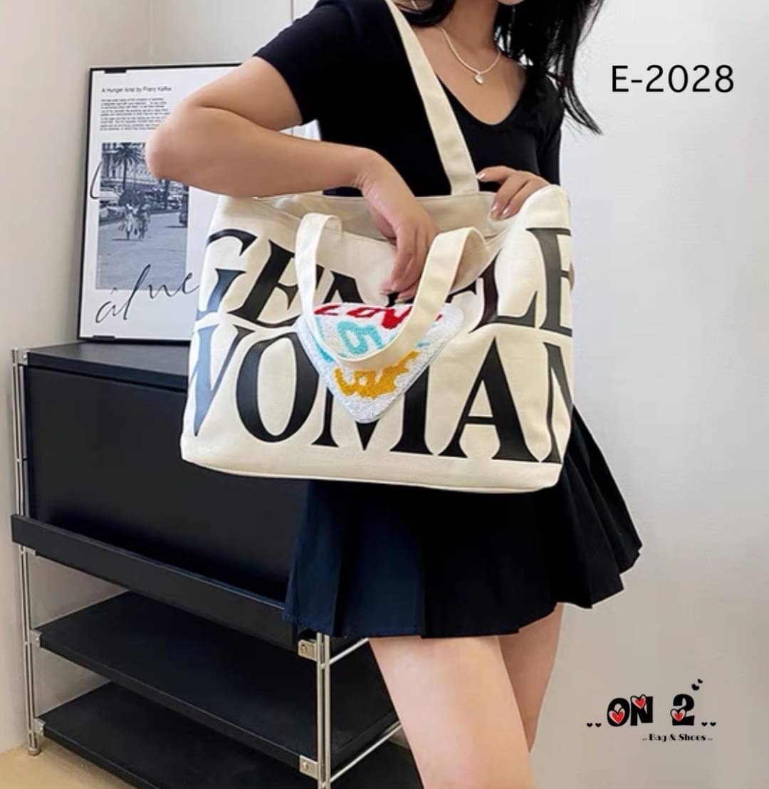 กระเป๋าผ้าทรงช้อปปิ้งGentle women ใบใหญ่ พิมพ์ลวดลายหัวใจLove love งาน แฟชั่น street wear สวยเก๋ ใส่ได้ครบทุกสิ่งอย่าง พร้อมส่ง2 สี