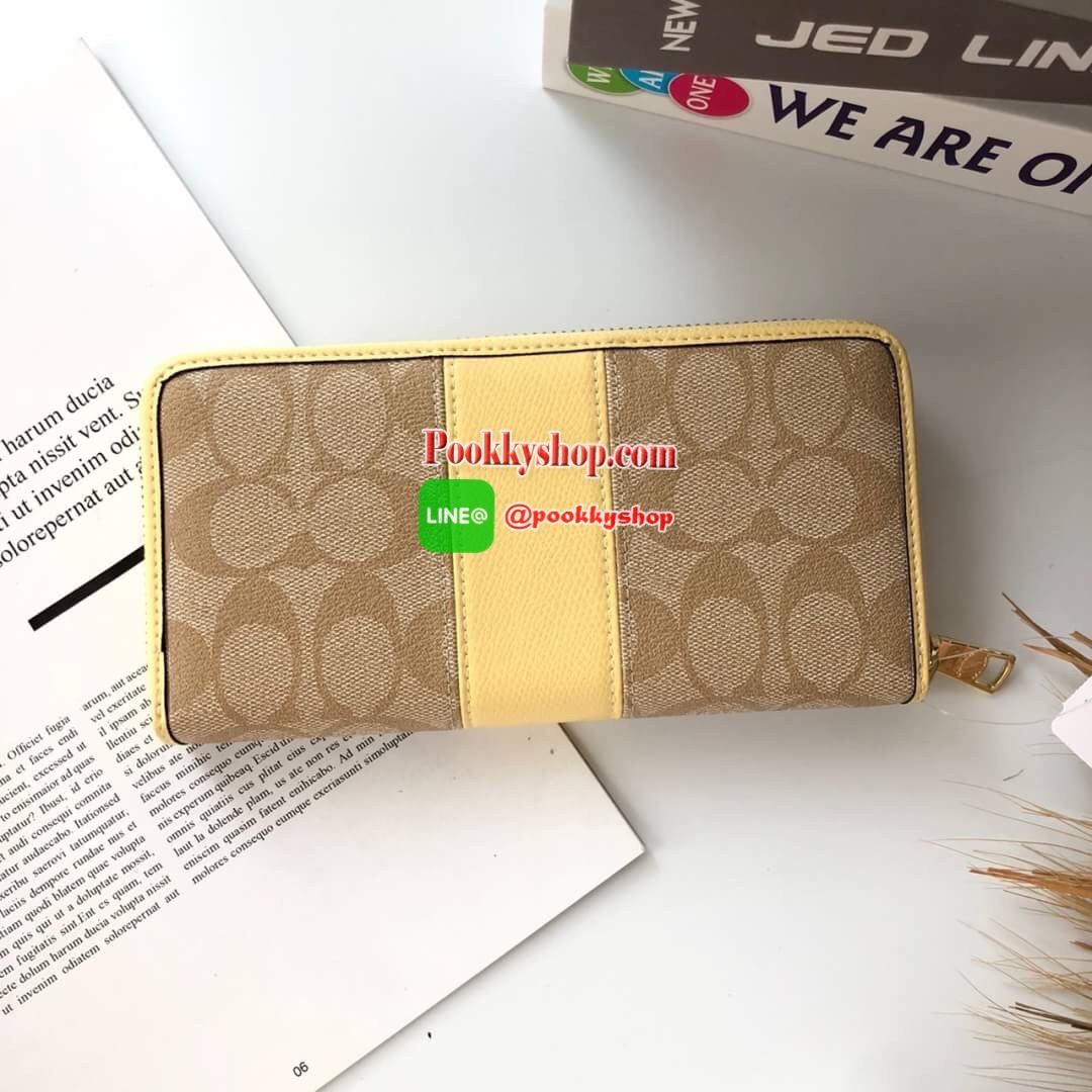 COACH Accordion Zip Wallet in Signature Coated Canvas with Leather กระเป๋าสตางค์ใบยาว เปิด-ปิดกระเป๋าด้วยซิปรอบ ด้านในมีช่องใส่บัตร ช่องใส่ธนบัตร และช่องซิปใส่เหรียญค่ะ