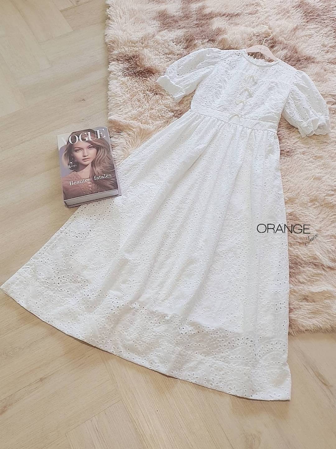 NEW ARRIVALS By Orange Juice Maxi เดรสยาวทอลายฉลุ แต่งโบมุก