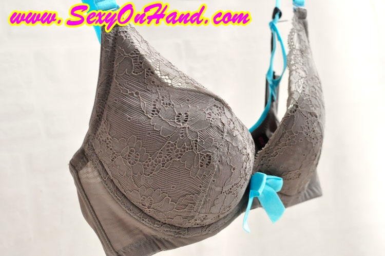 ชุดชั้นใน บราลูกไม้ เกรดพรีเมี่ยมส่งยุโรป สีเนื้อ แต่งลูกไม้ แต่งสายสีฟ้า ลูกไม้เกรดAAA เก็บทรงสวยมากๆคะ Size B80/B85