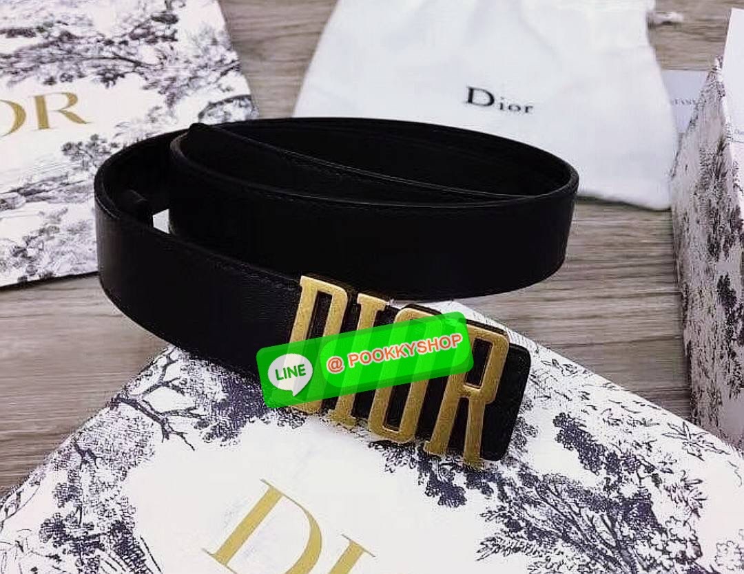 ✨Best Gifts ideas! กลับมาตามคำเรียกร้อง!✨ Dior Belts 3D Logo Gift With Purchase พรีเมี่ยมกิ๊ฟ Limited จาก Christian Dior Perfume Dutyfree Counter ดีไซน์สุดคลาสสิคหัวเข็มขัด Vintage วัสดุ 3D Gold Metal สายหนังแท้สีดำปรับระดับได้ Black & Gold