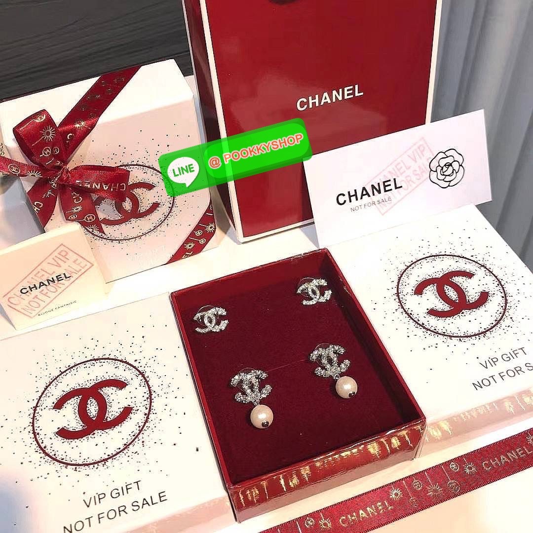 (!!)ห้ามพลาด! Super Rare items! แพ็คคู่สุดคุ้ม!(!!) CHANEL DOUBLE EARRING VIP GIFT WITH PURCHASE ORIGINAL PACKAGE (GWP) ชุดกิ๊ฟเซทของกำนัลสุดเลอค่าจากการแลกคะแนนสะสมสำหรับลูกค้า VIP CHANEL PARFUMS ไอเท็มหายากชวนสะสมมาเป็นชุดให้ถึง2แบบ2สไตล์สลับใช้ ดีไซน์ส