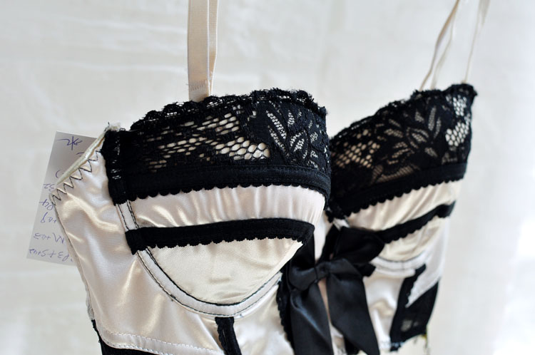ชุดชั้นในเซ้กซี่ สีนูท แต่งลูกไม้ดำ + กางเกงในบิกินี่ เข้าชุด งานพรีเมี่ยม ส่งออก Size C80/C85