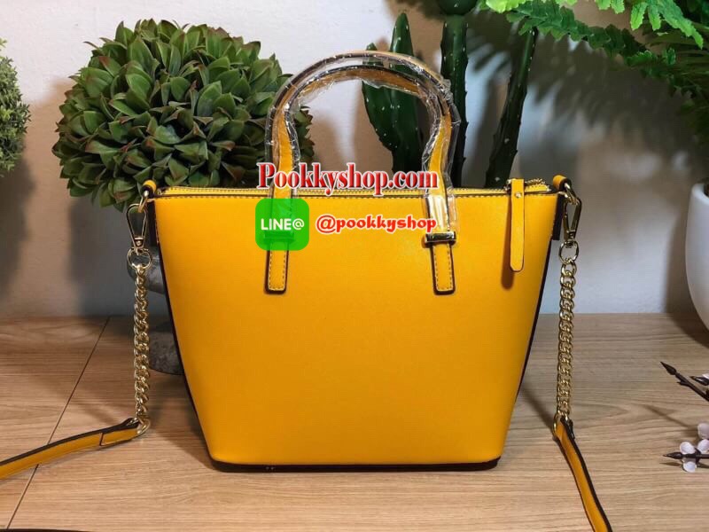 Kate Spade Cedar Street Mini Harmony Crossbody Small Handbag กระเป๋าสะพายใบเล็กสุดน่ารัก วัสดุหนัง Saffiano สวยหรูอยู่ทรงสไตล์ น่ารักไม่ซ้ำใคร ด้านหน้าประดับโลโก้สีทองสวย ภายในมีช่องซิปและช่องเล็ก สามารถใส่ ipad mini กระเป๋าสตางค์ใบยาวของใช้ได้จุกจิกได้เย