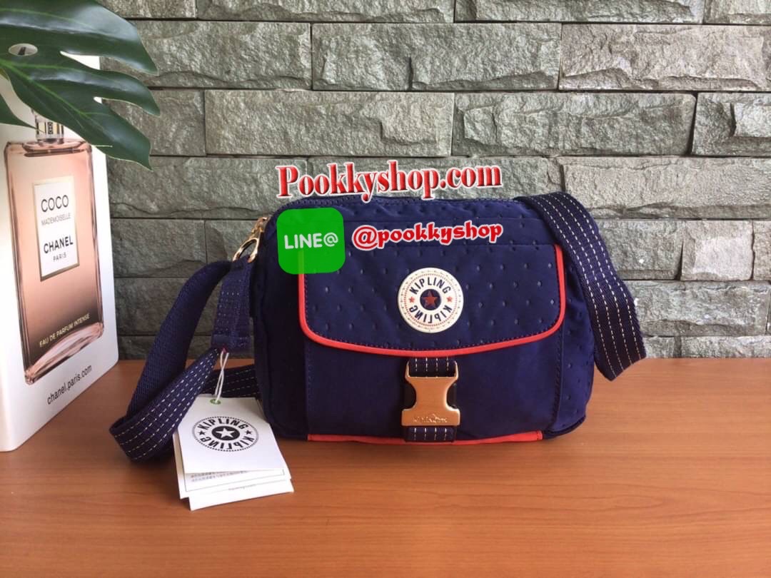 🚚 พร้อมส่ง 🚚 Kipling Little Box Kicks Lm Bag K13446 คอลเลคชั่นใหม่ล่าสุดสไตล์ Shoulder bag ขนาดกำลังน่ารัก ด้านหน้าออกแบบน่ารัก ช่องใส่ของด้านหน้า 1 ช่อง เปิดปิดด้วยตัวล็อคทันสมัย อะไหล่ปั้มแบรนด์ ช่องหลักใช้งานเปิดปิดด้วยซิปรูด ที่จับซิปป