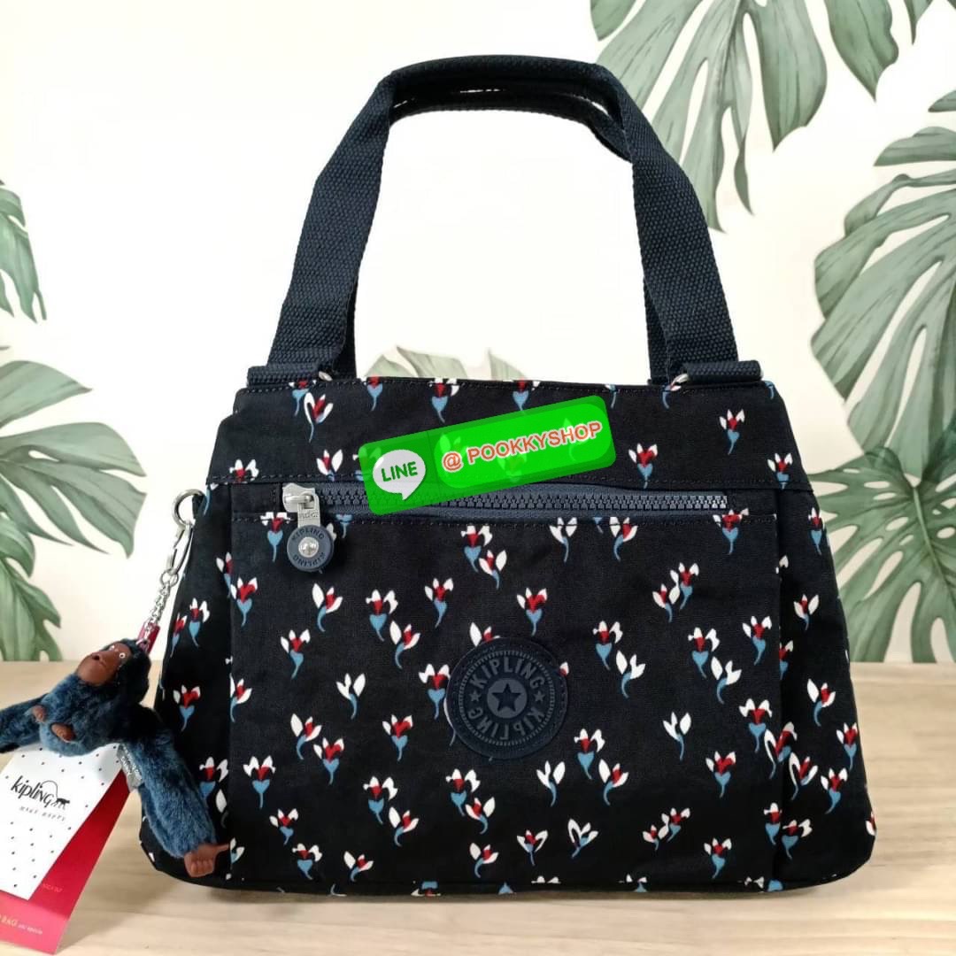 KIPLING ELISE HANDBAG กระเป๋าถือและสะพายไหล่ วัสดุ Nylon +Polyester ขนาดกำลังพอดี จุของได้มาก มีหูจับสองสาย ถือสะดวก น้ำหนักเบา มีช่องซิป ด้านหน้า ช่อง กระเป๋าหลักเปิด-ปิดด้วยซิป มี3 ช่องว่างใส่ของได้จุมากๆ ใส่มือถือได้ กระเป๋าสตางค์ใบยาว และ เครื่องสำอาง