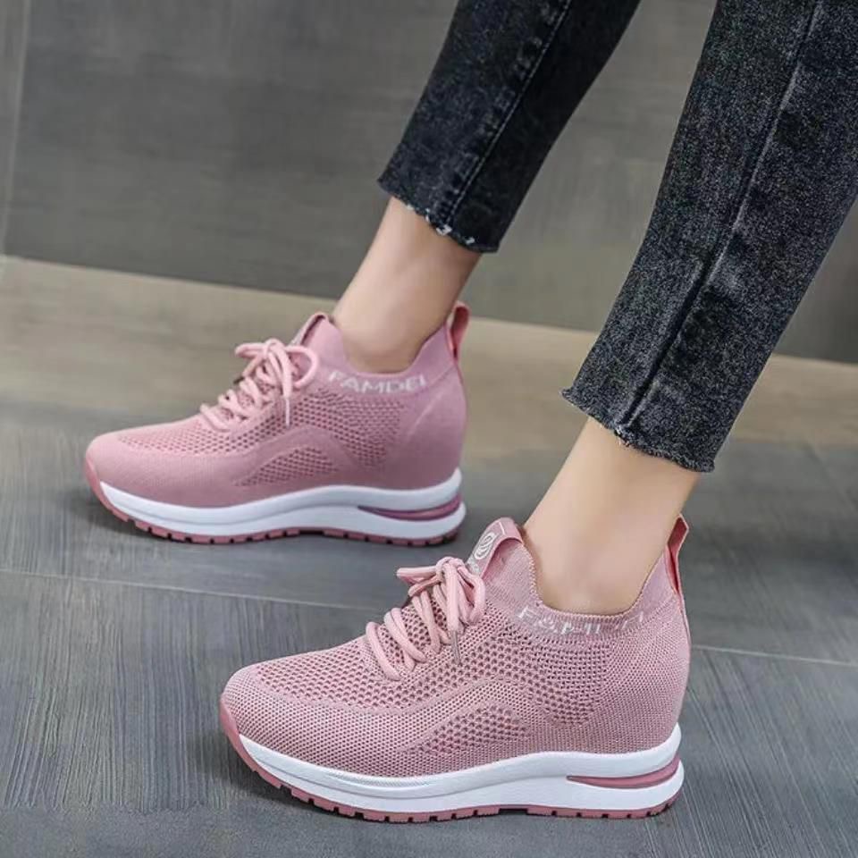 แบบเข้าใหม่ HOT FASHION แฟชั่นเสริมส้นมาแรง!! รองเท้าสลิปออนเสริมพื้น 5c.m. แต่งเชือกผูก ทรงสโลป วัสดุเนื้อผ้ายืดกระชับเท้า เนื้อหนาคุณภาพดี ระบายอากาศ ขอบยางยืดเพิ่มความยืดหยุ่นในการสวมใส่ ใส่แล้วดูขาเรียวยาวสุดๆไปเลย ตัวพื้นรองเท้าเป็นยางพารากันลื่นได้ด