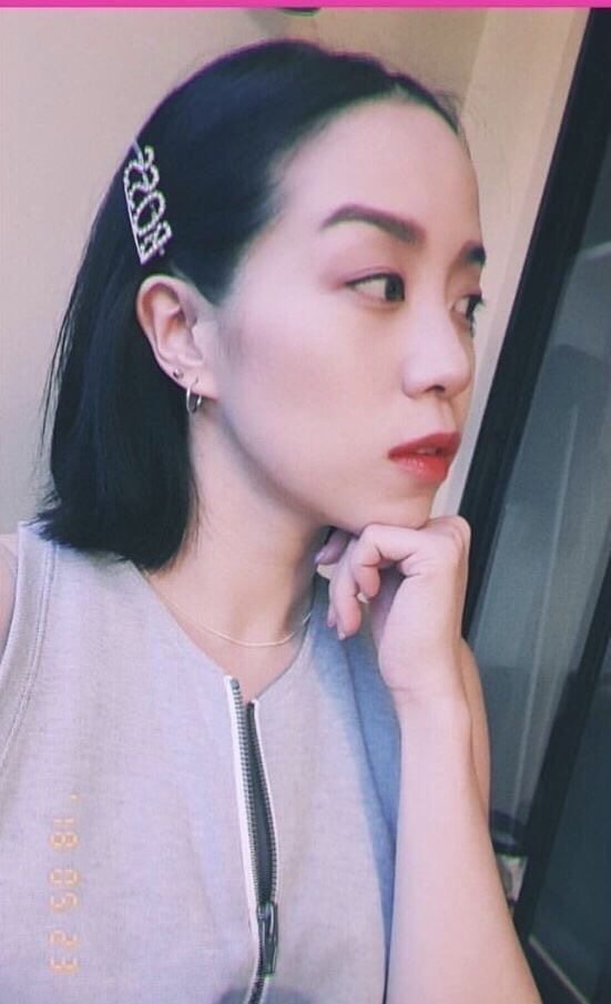 ย้ำ รุ่นนี้งานเกาหลี ไม่ใช่งานจีน งานสวยเนี๊ยบ เพชรวาวค่ะ กิ๊บติดผมงานเพชร CZ แท้ งานเกาหลี กำลังฮิตติดลมบนเลยคร่าาาา ดาราเซเลปติดกันแทบทุกคน เพชรวิ้งกระจาย สาวๆต้องจัดถ้าไม่อยากตกเทรน ^^