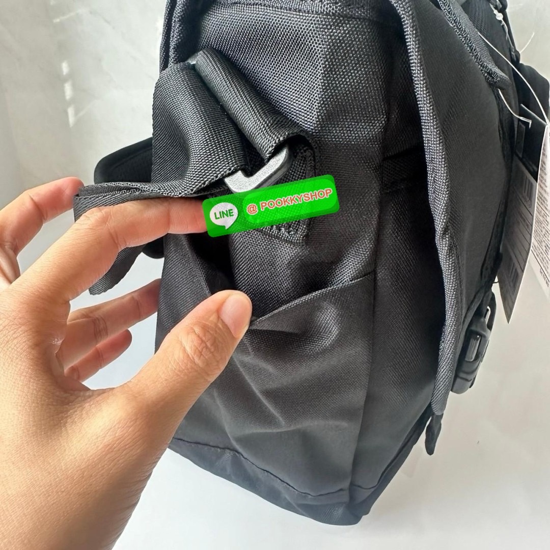 he North Face SUPER MESSENGER BAG L NN2PQ00J BLACK UNISEX 🔖กระเป๋าสะพายข้างมัลติฟังก์ชั่น! ทันสมัยและใช้งานได้หลากหลาย Item ที่ต้องมีเมื่อออกไปข้างนอก! ใช้งานได้จริงและมีสไตล์อเมริกันเทห์สุดๆ สามารถใช้ได้ทั้งผู้หญิงผู้ชาย สะพายไปทำงานไปเรียน เที่ย