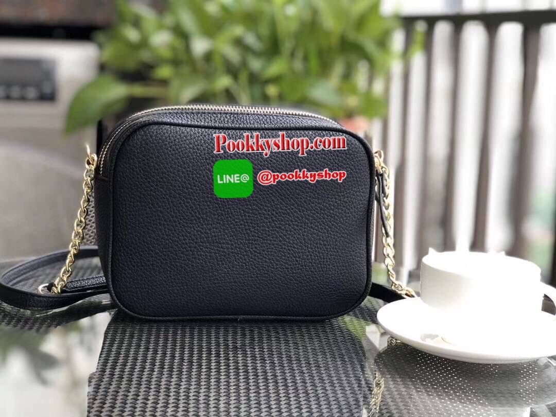 Kate spade New York mini shoulder bag กระเป๋าถือหรือสะพายหนังนิ่ม สวยอยู่ทรง ด้านหน้าประดับโลโก้แบรนด์ อะไหล่ทองหรูหรา น้ำหนักเบา ภายนอก มี2ช่องซิป แยกเป็นสัดส่วน ภายในมีช่องซิป 1 ช่อง และช่องใส่ของจุกจิก 1ช่อง จุของได้เยอะ สายสะพายปรับระดับได้ สะพายข้างห