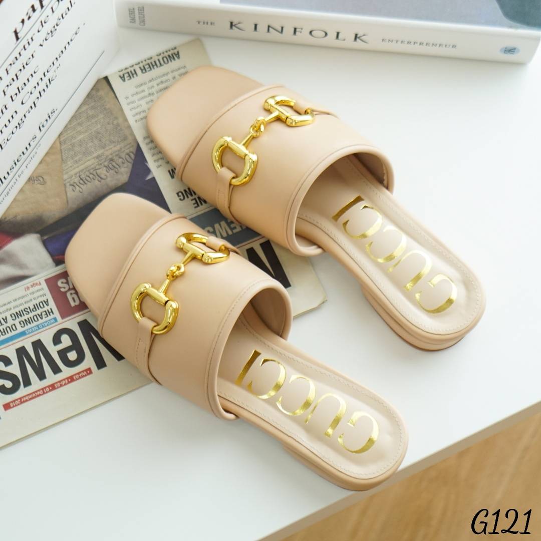 พร้อมส่ง รองเท้าแตะสวยมากกก ชนช้ อป มาใหม่ล่าสุด ทรงสวม อะไหล่สีทอง งานหนังpuแท้ นิ่ม มากกกกก ทรงสวย สาวหน้าเท้ากว้างใส่ได้ ส้นสูง1นิ้ว คือมัน ดีมาก ลงตัวสุด ใส่เดินสบายมากด้วยจ้า