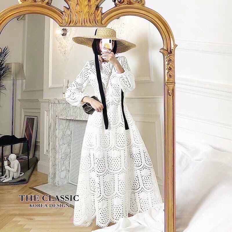 เดรสแฟชั่น เดรสลูกไม้ปักฉลุ ใช้ผ้าสั่งทำขึ้นลายเฉพาะ ผ้าหนาพิเศษ มีน้ำหนัก ขึ้นลายปักชัด