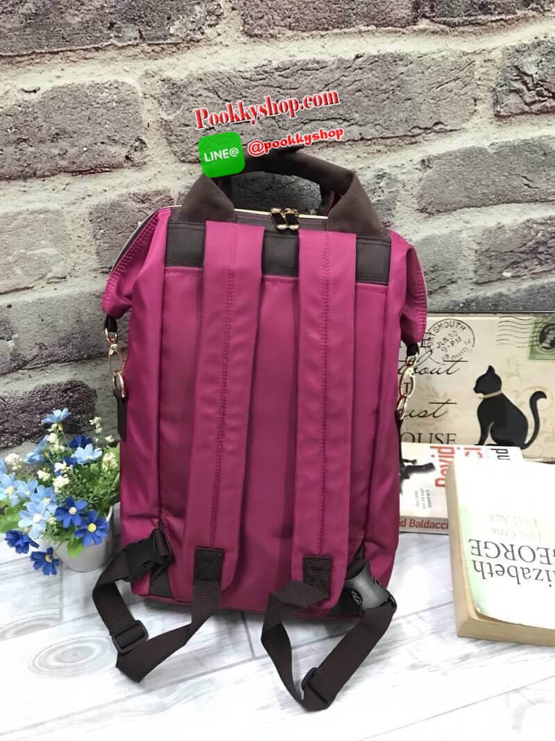 Mis Zapatos Nylon Backpack แบรนด์มาแรงของประเทศญี่ปุ่นที่ขายดีติดอันดับในหมู่วัยรุ่น รุ่นนี้วัสดุเป็น Nylon hi-quality เนื้อนุ่มและหนา ภาพบนตัวกระเป๋าเป็นงานปัก ตัวกระเป๋ากว้างและลึก ด้านหลังและภายในมีช่องแยกเป็นสัดส่วน พร้อมสายสะพายข้าง 1เส้น สามารถเป็นไ