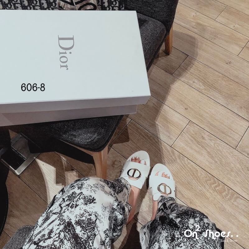 Dior shoes งานใหม่เข้าแล้วครับ ^°^ งานชนshop ยังวางในshopอยุ่เลยจ้าาาอะไหล่ CD ปัดเงาอย่างดี งานจริงใส่สวย พื้นนิ่ม รับรองไม่ผิดหวังครับ