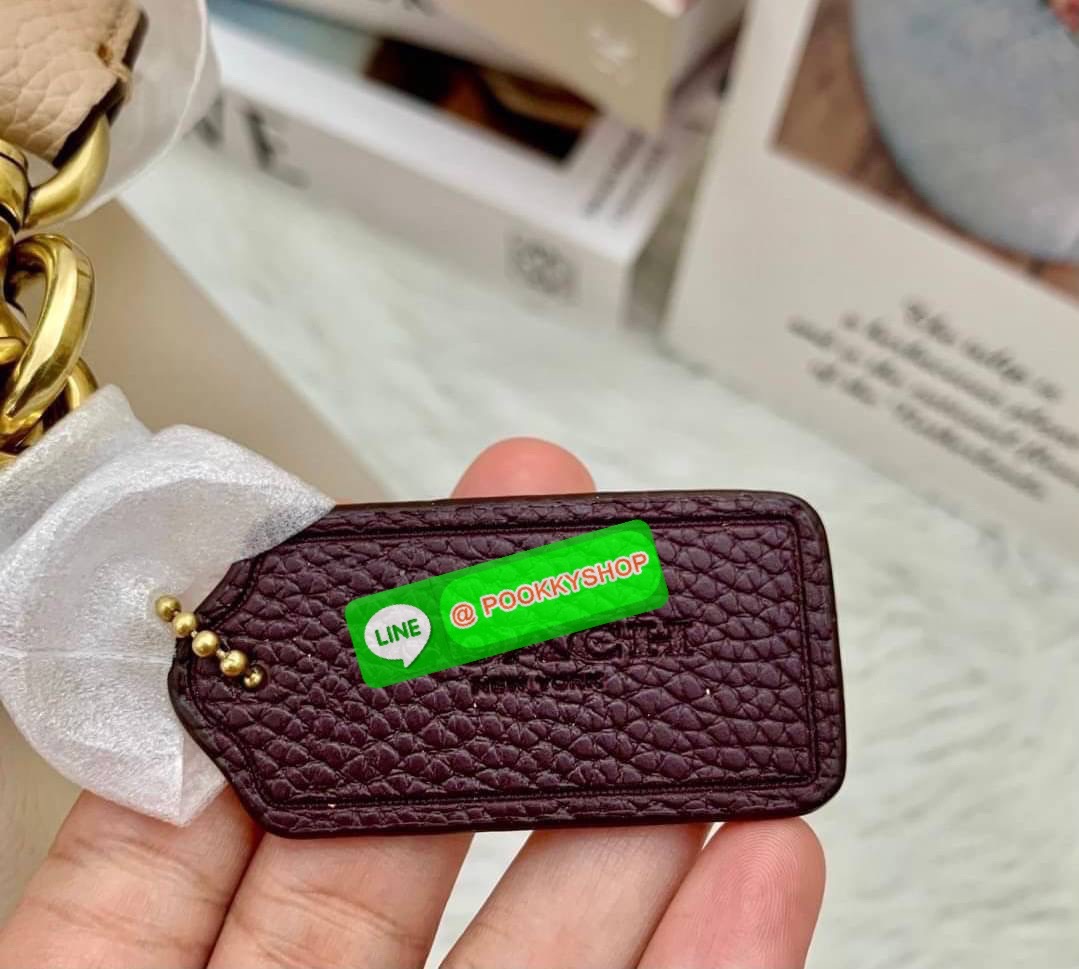 COACH WILLOW SHOULDER BAG ((C2745//C2590//C2621)) พร้อมส่ง ไม่ให้หลงรักยังไงไหว 🔺กระเป๋าหิ้ว//คล้องไหล่//สะพายข้าง สุดคุ้ม! หนังแท้ชั้นดีที่สุด ได้ไปหลงรักแน่นอนค่ะ หนังสวยมากๆ 🔺ตัวกระเป๋าแบ่งเป็นสองช่องหลัก ด้านนึงเป็นแบบหมุนล็อค//อีกด้าน