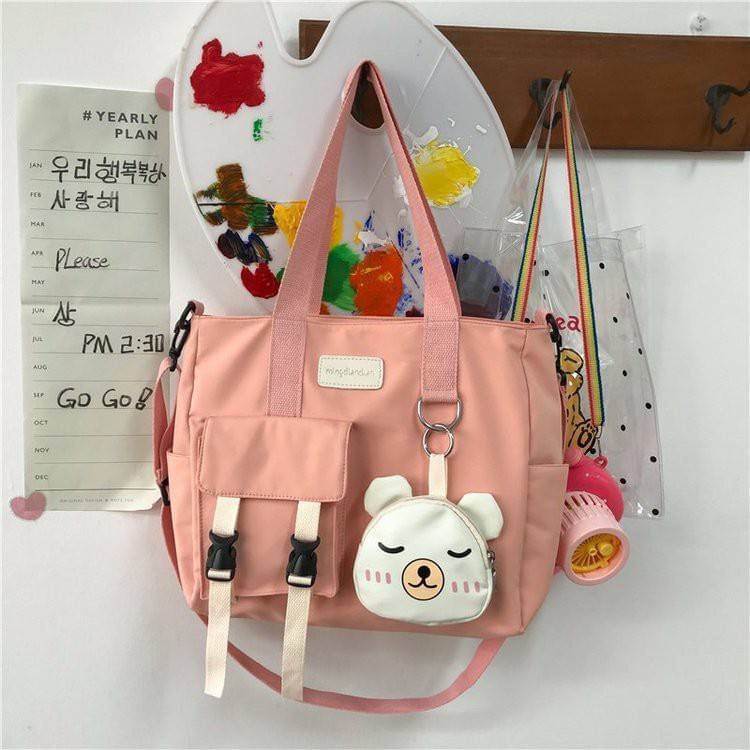 รุ่นใหม่ พร้อมส่ง!!!!!!! Miki Bear cross bag (BP) คุ้มมาก ช่องเยอะมากถึงมากที่สุด แถมฟรี! พวงกุญแจหมีเป็นซิป ใส่บัตรใส่เหรียญได้ ถอดออกแยกใช้งานได้ เนื้อผ้ากันน้ำด้วยนะ