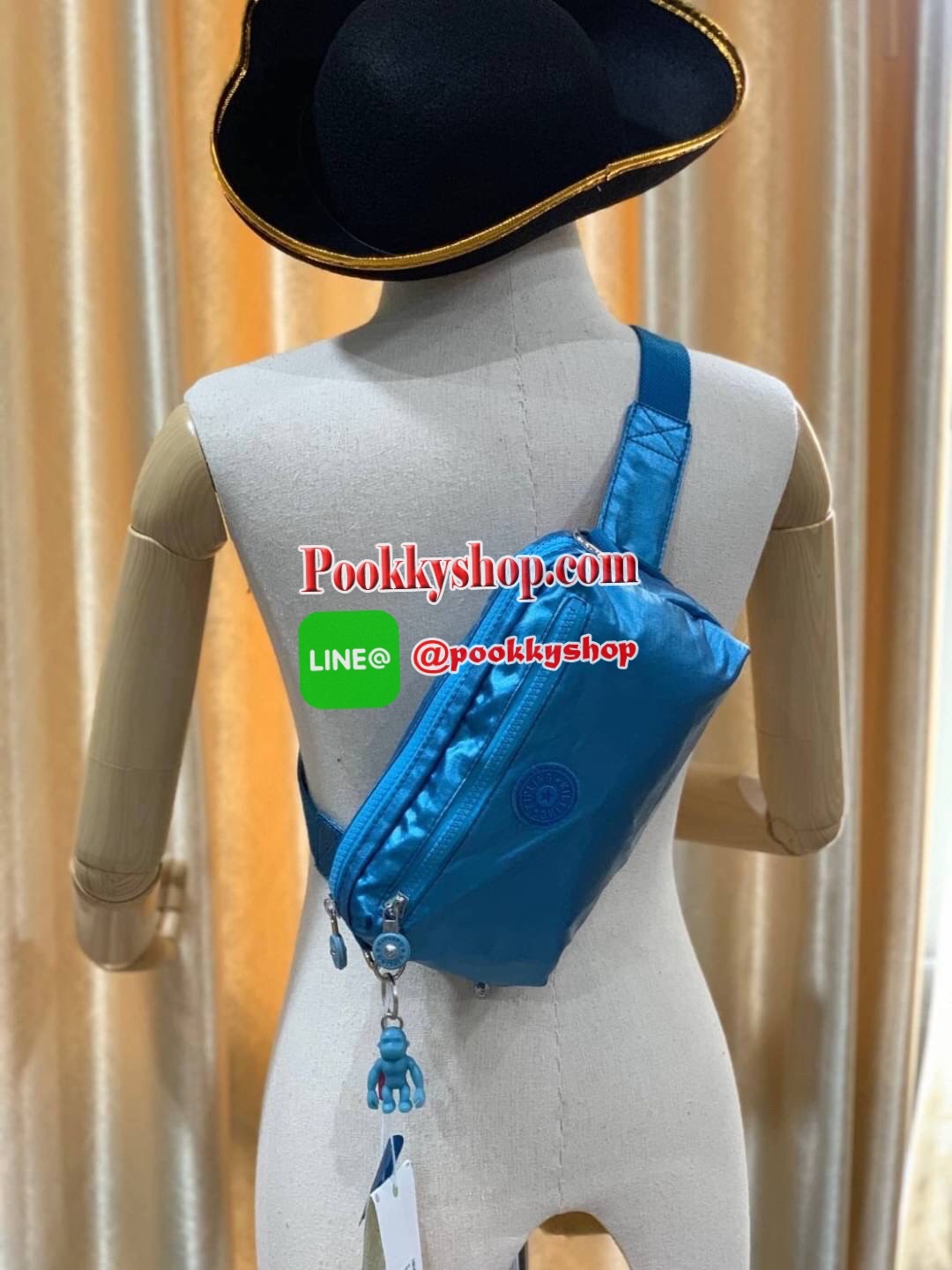 KIPLING HALIMA CROSSBODY BAGS กระเป๋าสะพายจาก Kipling ทำได้หลากหลายสไตล์ ไม่ว่าจะเป็นสะพายข้าง สะพายไหล่ หรือจะเป็นแบบรัดเอว ให้คุณได้เลือกสวมใส่ได้ตามสไตล์ของคุณ มีช่องซิปใช้งาน2ช่อง ใส่กระเป๋าสตางค์ยาวได้ มีสายสะพายเพิ่ม1เส้นปรับสายสะพายได้อย่างคล่องตัว