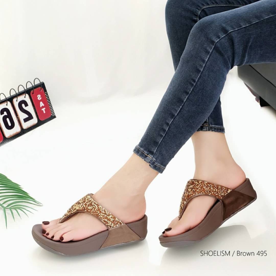 ขายดีฝุดๆ มาเพิ่ม ครบสี รองเท้าเพื่อสุขภาพ รหัส 495 พื้นนิ่ม ใส่ละช่วยขับผิวให้เท้าดูขาวมากขึ้น ซับด้านในกำมะหยี่นุ่มสบายเท้าลองสักคู่รับรองจะติดใจจ้า !