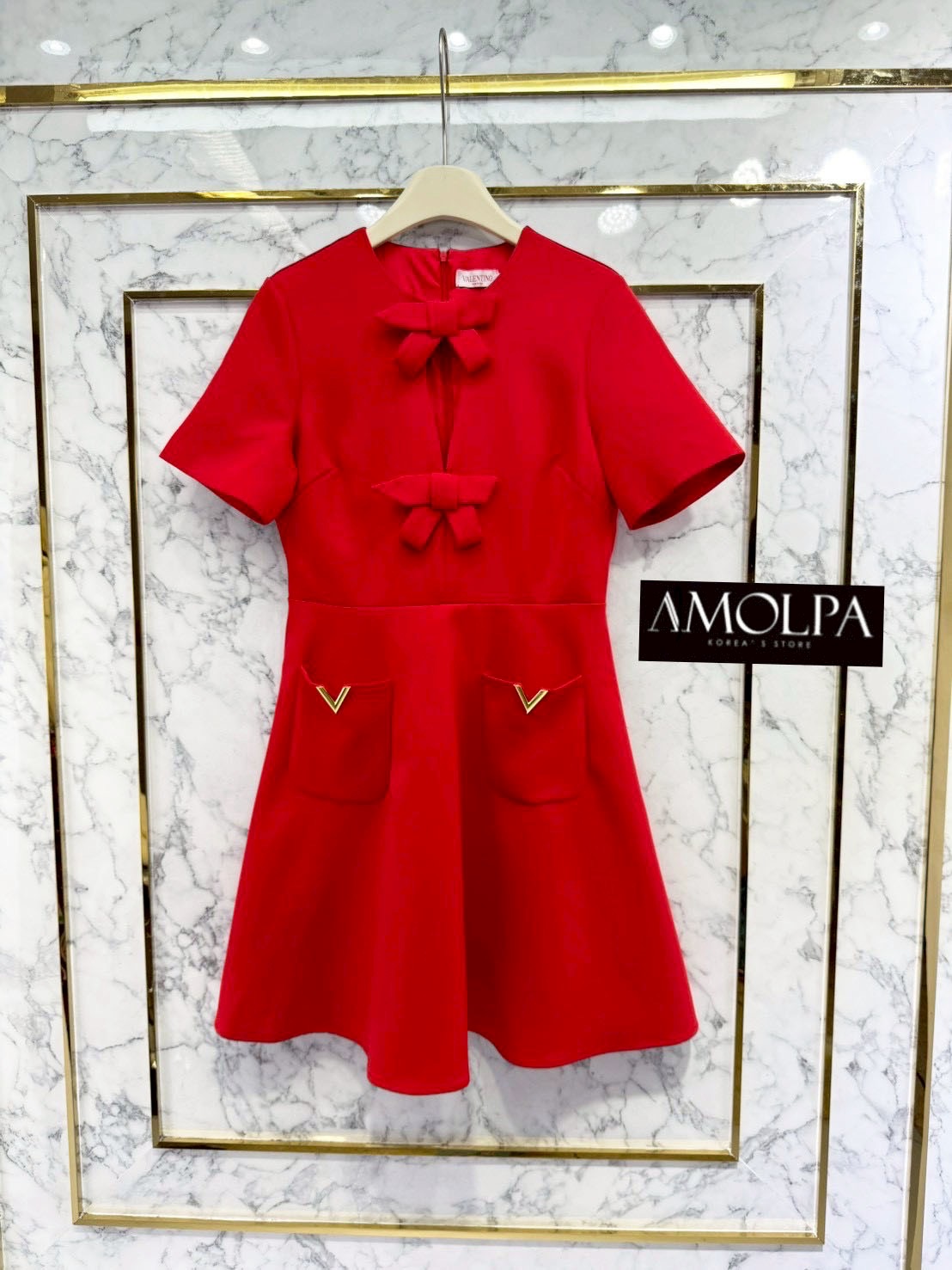 DRESS VALENTINO 1:1 HI-END ทรงสวย เป๊ะ ใส่แล้วสวยเข้ากันลงตัวมากๆค่ะ ไม่ผิดหวังแน่นอนนนนค๊า ห้ามพลาดเลยน้า