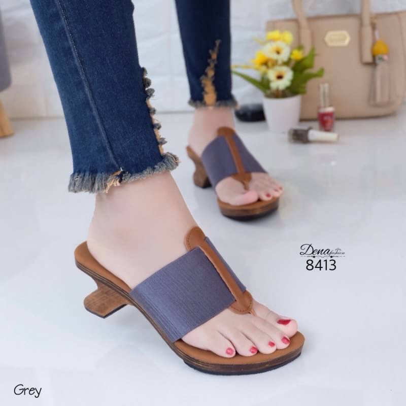 8413 เกี๊ยะไม้ งานใหม่ส้นเกี๊ยะไม้ จัดมาอีกแล้ว ดีเทลหูคีบสวมใส่กระชับเท้าให้ความรู้สึกนุ่มหน้าเท้าด้วยน้า งานส้นไม้แท้ที่สาวๆต้องปิ้ง