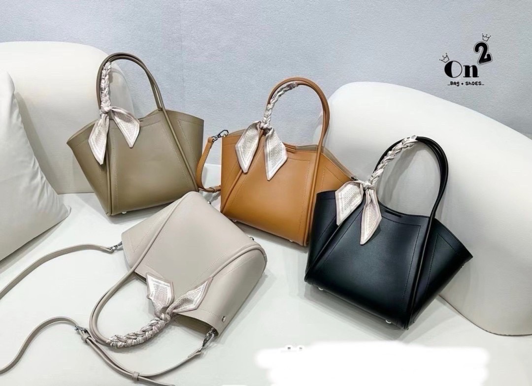 📣 Classic Working PU Bag 🔥 ▪️กระเป๋าสะพายไหล่ &สะพายข้าง ประดับริบบิ้น วัสดุเป็นหนัง PU Premium มีสายยาวให้ 1 เส้น ทรงสวยมากก❤️