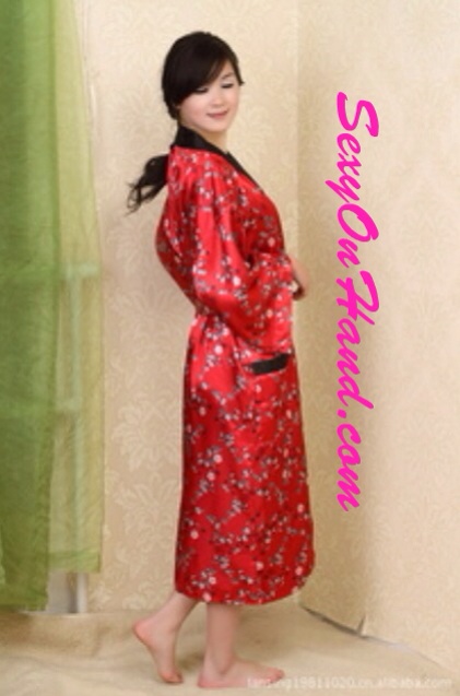 ชุดคลุมนอน ชุดคลุมตัวยาว ผ้าไหมแท้ สไตล์กิโมโน สีแดง-ดำ ใส่ได้ทั้ง2 ด้าน ใน-นอก เนื้อผ้านุ่มลื่น ได้ทั้งหญิงและชาย ขนาด Free size