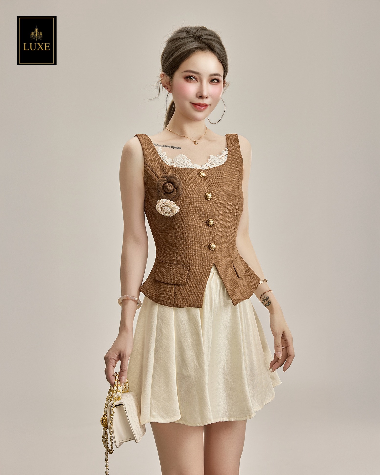 เสื้อแฟชั่น Luxe Lace Detail Button Vest