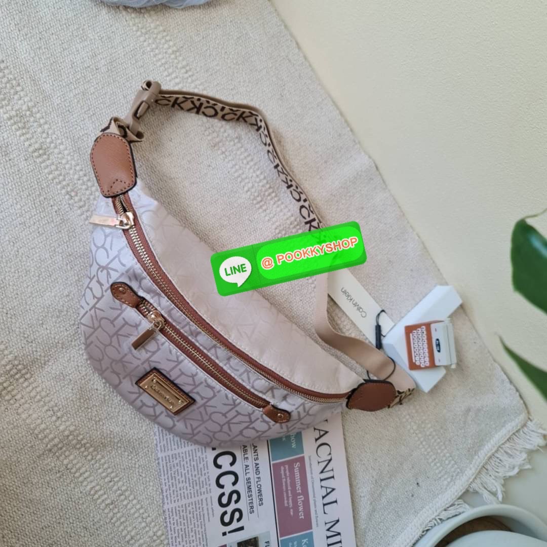 Ck คาดอก คาดเอว สุด cool มาเสิรฟ์ 3 สีสวยๆ เลย ใส่ของได้ถึง 2 ช่องด้วยกัน สายปรับระดับได้เยอะมากค่ะ