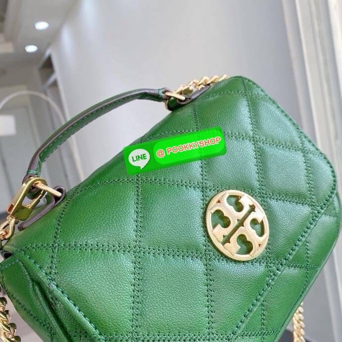 🖤 Tory Burch Willa Mini Top Handle Bag💚 • กระเป๋าหนังแท้เย็บลาย Diamond Quilt พร้อมโลโก้ Tory Burch สีทองกลางใบ • ทรง Mini Top Handle ถือได้ สะพายได้ สายโซ่ทองถอดได้ ปรับเป็น crossbody ได้สบาย