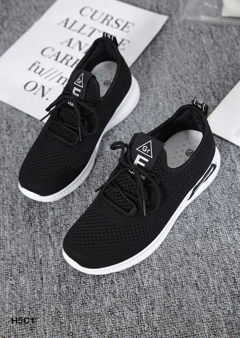 สินค้าพร้อมส่ง มาใหม่จ้าา รองเท้าผ้าใบแฟชั่น งานผ้าระบายอากาศ แต่งเชือกเพิ่ม ความกระชับจ้า พื้นยางขอบยางกันลื่น งานสวย ลุคหวาน เท่ห์ ลงตัวจ้าา