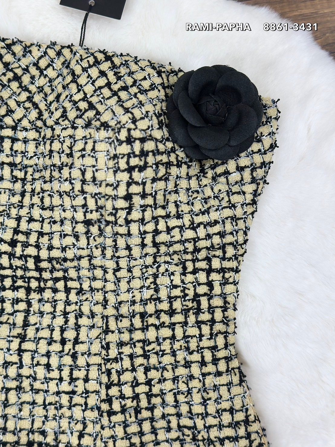 ชุดเซทแฟชั่น เสื้อเกาะอกตัวยาว เนื้อผ้าทวีตสีสวยมาก มีกระเป๋าหน้าใช้งานได้จริงทั้งสองด้าน