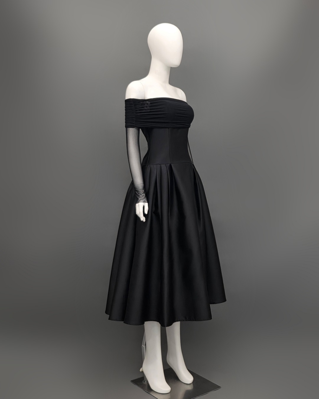 เดรสแฟชั่น เดรสเสื้อแขนยาวเปิดไหล่ กระโปรงยาวคลุมเข่า แขนเสื้อซีทรู