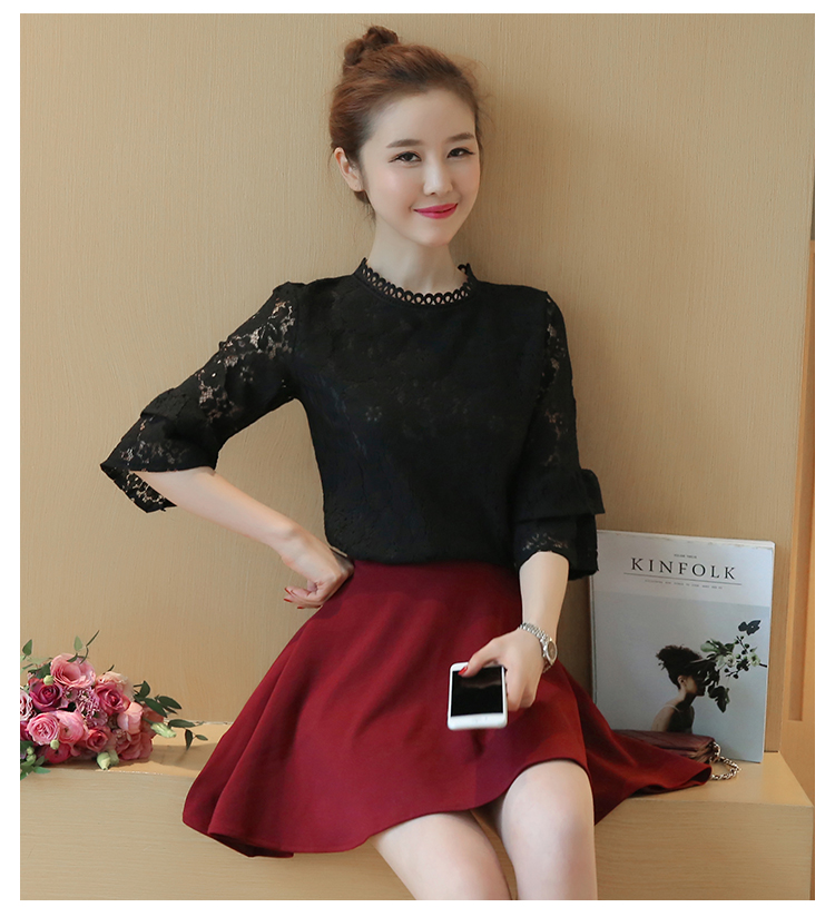 KTFN เสื้อแฟชั่นเกาหลี กระดุมคอด้านหลัง ตัดแต่งท่อนแขนระบาย2ชั้น ลูกไม้ สีดำ