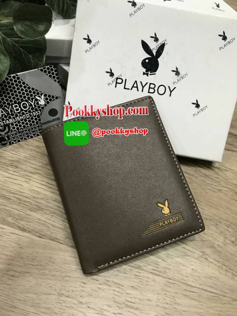 พร้อมส่ง4สี Must Have! PLAYBOY SHORT WALLET กระเป๋าสตางค์สั้นพับ2ตอน Limited Edition จาก Playboy วัสดุหนังแกะสังเคราะห์แบบนิ่ม ด้านหน้าและด้านในปั้มโลโก้แบรนด์ ขนาดกำลังดีไม่หนาพกพาสะดวกค่ะ ภายในมีทั้งช่องใส่รูป ใส่บัตร ช่องใส่ธนบัตร ซับในลาย Playboy ล๊อต