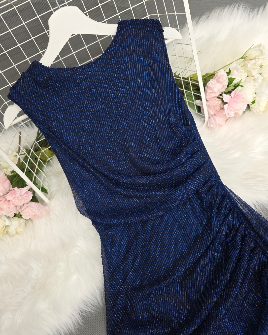 เดรสแฟชั่น มีดี้เดรสเสื้อคอกลมแขนกุด กระโปรงทรงสอบ