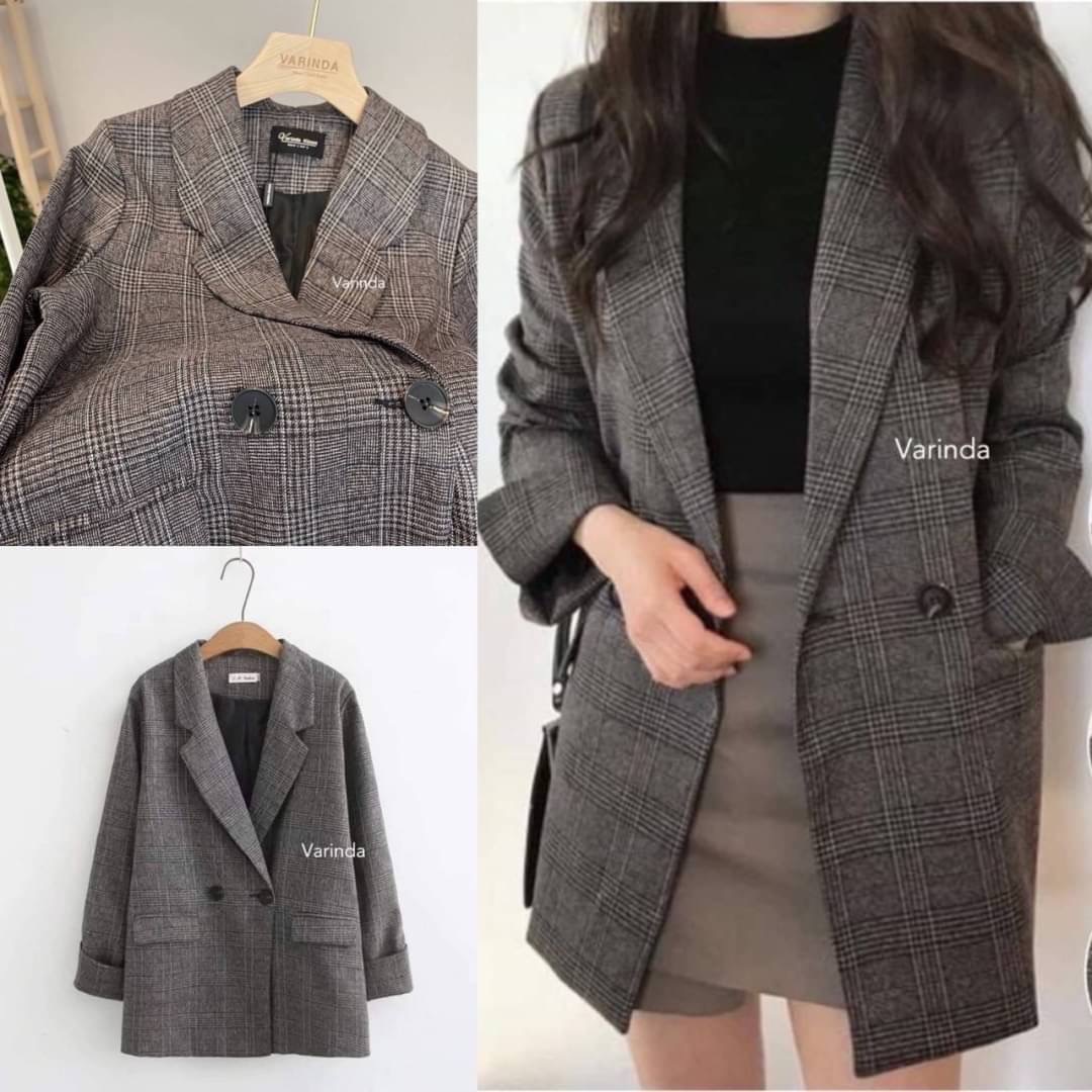 รุ่นนี้แนะนำมากกกก!! ทรงสวย ผ้าใส่สบายมาก ลูกค้าถามกันนมาเยอะมาก รีบสอยเลยจ้าาา สูทเป็นทรงบอย Korea มากๆ ใส่เท่ ใส่คลูๆ มีซับในทั้งตัว กระเป๋าจริงค่า