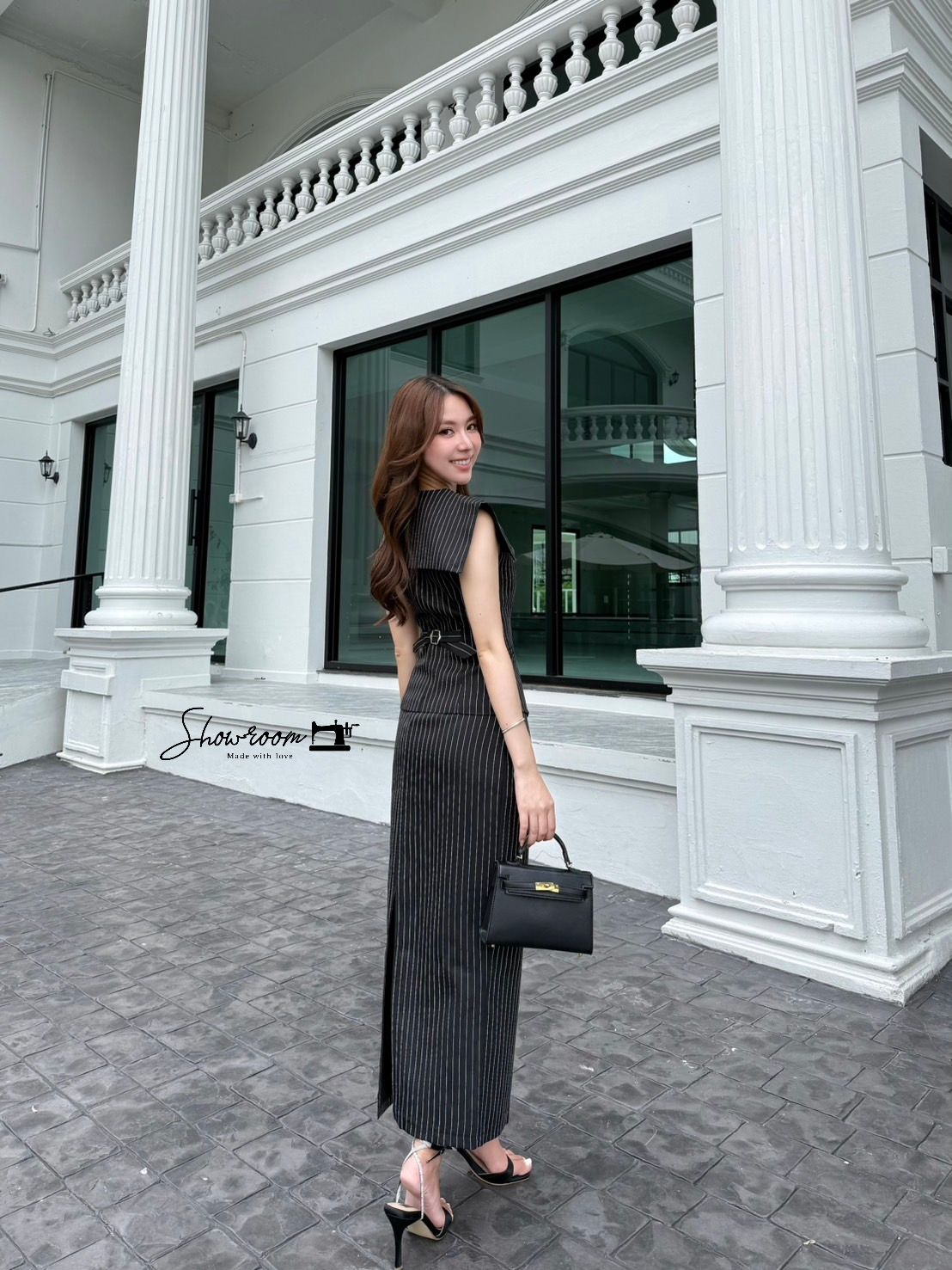 ชุดเซทแฟชั่น เซ็ตเสื้อ+กระโปรงลายทาง ตัวเสื้อดีไซส์เรียบหรู กระโปรงทรงพอดีตัว