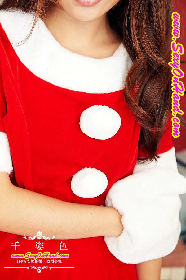 ชุดแซนตี้ สาว แสนสวย ชุดสาวน้อย คริสมาสต์ สีแดง แต่งขอบขนฟูสีขาว +หมวกคริสมาสต์+ถุงมือฟูสีขาว+เข็มขัด เข้าชุด