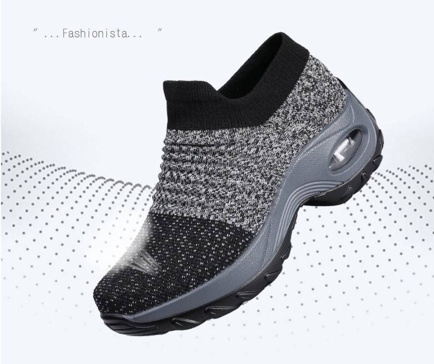 เข้าเพิ่มแล้วจ้าา สินค้าดีมีคุณภาพ!! แฟชั่นฮ็อตฮิตมาแรงงงงงง รองเท้าผ้าใบแฟชั่นสไตล์สปอร์ต เนื้อผ้าหนานุ่มมากก ยืดหยุ่นคืนรูปได้ดี ไม่ย้วยไม่แฟ่บ เสริมพื้น 4 c.m. พื้นยางยึดเกาะดีหนึบมากเดินไม่ลื่น คู่นี้ใส่เที่ยวใส่ออกกำลังกายคู่เดียวกันได้เลย ใส่สบาย วั