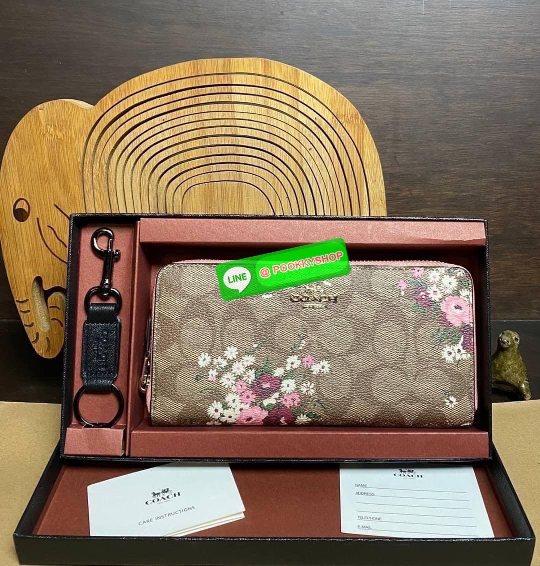 พร้อมส่ง 📌อุปกรณ์มาพร้อมกล่อง/แคร์การ์ด/ถุงกระดาษ/พวงกุญแจ COACH ACCORDION ZIP WALLET IN SIGNATURE CANVAS กระเป๋าสตางค์ใบยาว ซิปรอบ ใช้งานง่าย ด้วยฟังค์ชั้น ด้านใน ใส่บัตรได้จุใจ มีช่องซิปใส่เหรียญตรงกลาง โดนใจหลายๆคนไปเรียบร้อยและคลาสสิค เรียบหรู