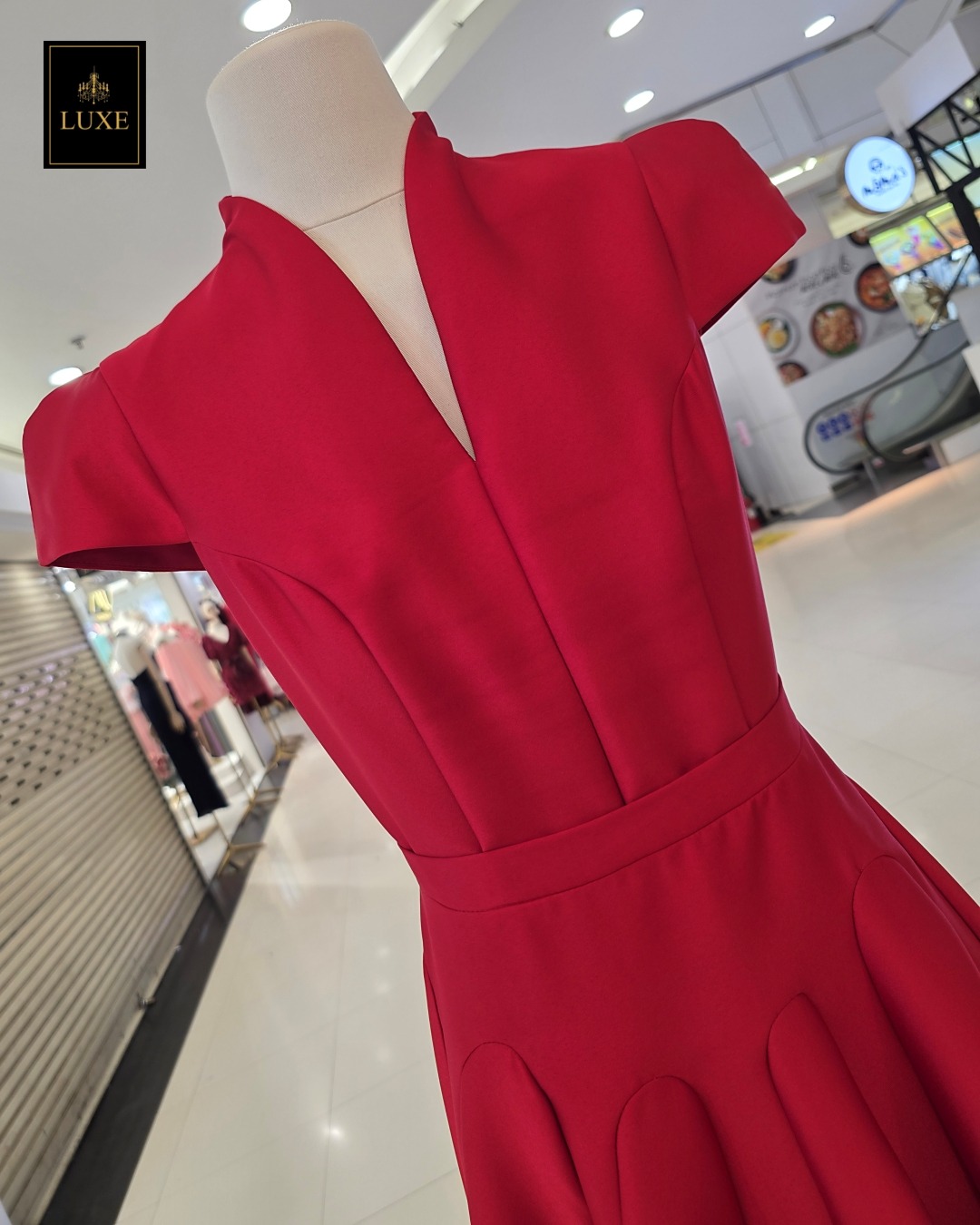 เดรสแฟชั่น เดรสเสื้อคอตั้ง แขนสั้น กระโปรงบาน